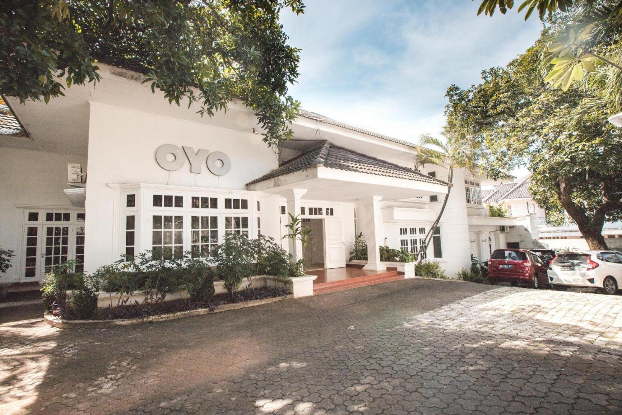 Oyo 332克芒g17住宅酒店 雅加达 外观 照片